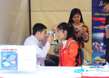 [:vi]Bệnh viện Mắt Quốc tế DND đồng hành cùng chương trình Festival Sinh viên Thủ đô 2017[:]