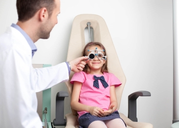 Trẻ em là đối tượng dễ bị cận thị nhất