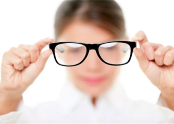 [:vi]Đeo kính sai số vì cận thị giả dẫn có thể đến hậu quả khôn lường[:]