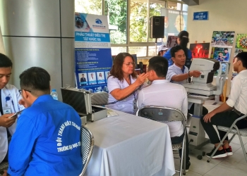 [:vi]Bệnh viện Mắt Quốc tế DND hòa cùng không khí sôi động của “Ngày hội Tân sinh viên Thủ đô”[:]