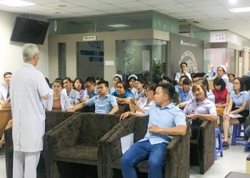 [:vi]Bệnh viện Mắt Quốc tế DND chủ động phòng chống dịch bệnh tay chân miệng và sốt xuất huyết[:]