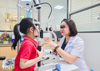 Bác sĩ CKII Phạm Thị Hằng – Người đồng hành tận tâm trong hành trình chữa lành những đôi mắt trẻ thơ