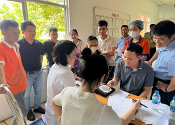 Đồng hành cùng Công ty TNHH Xuất nhập khẩu Nam Thái Sơn Phương Bắc chăm sóc sức khoẻ đôi mắt cho cán bộ công nhân viên