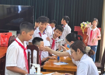 DND HẢI DƯƠNG ĐỒNG HÀNH CÙNG TIỂU HỌC VÀ THCS NINH HẢI KHÁM KHÚC XẠ HỌC ĐƯỜNG
