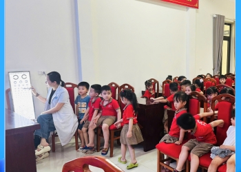 DND Hải Dương tổ chức khám mắt miễn phí cho học sinh mầm non